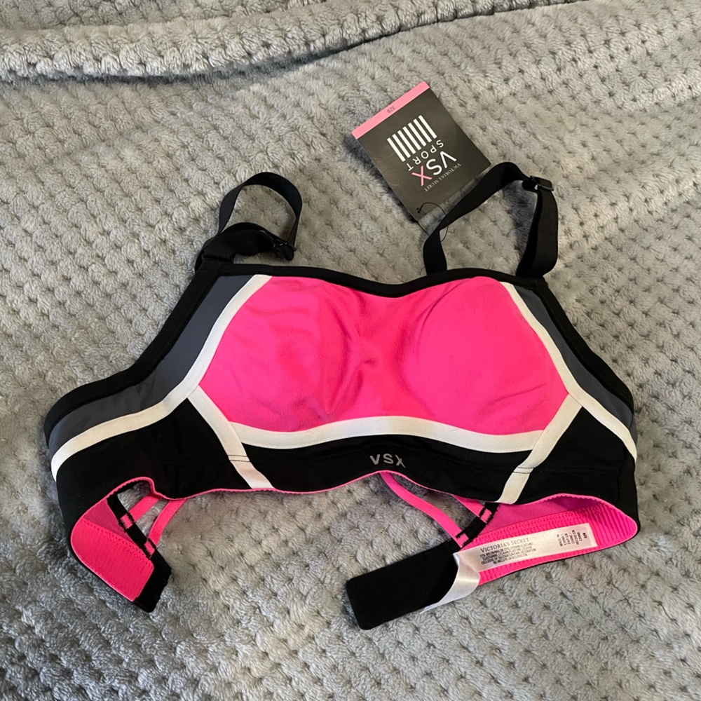 NWT VS Sports Bra